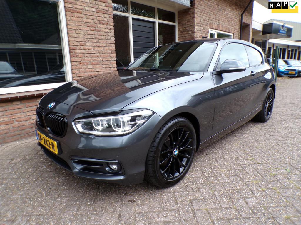 BMW 1-serie 118i Centennial High Executive Automaat / leder, Gebruikt, 1290 kg, 4 stoelen, Bedrijf