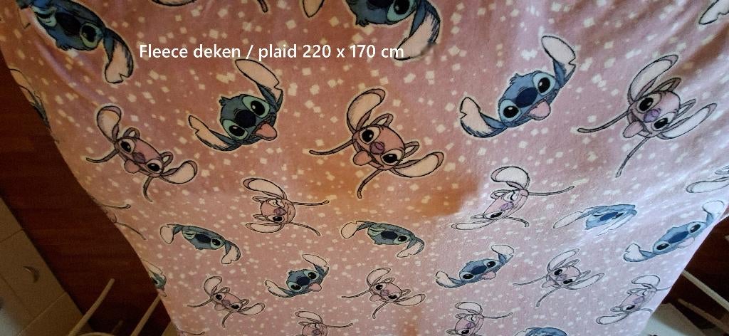DISNEY STITCH & ANGEL Roze Fleece deken / plaid 220 x 170 cm, Verzamelen, Disney, Ophalen of Verzenden, Overige figuren, Zo goed als nieuw