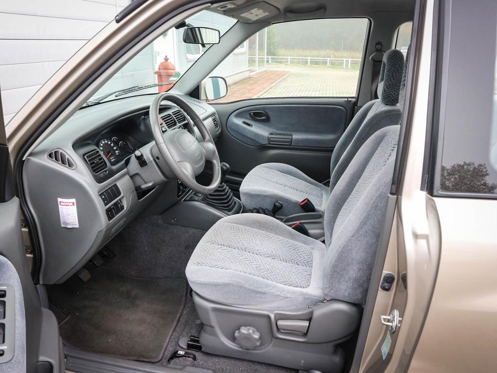 Suzuki Grand Vitara 1.6 Metal Top Wide Body | Audio | Elektr, 13 km/l, 94 pk, Stof, Gebruikt