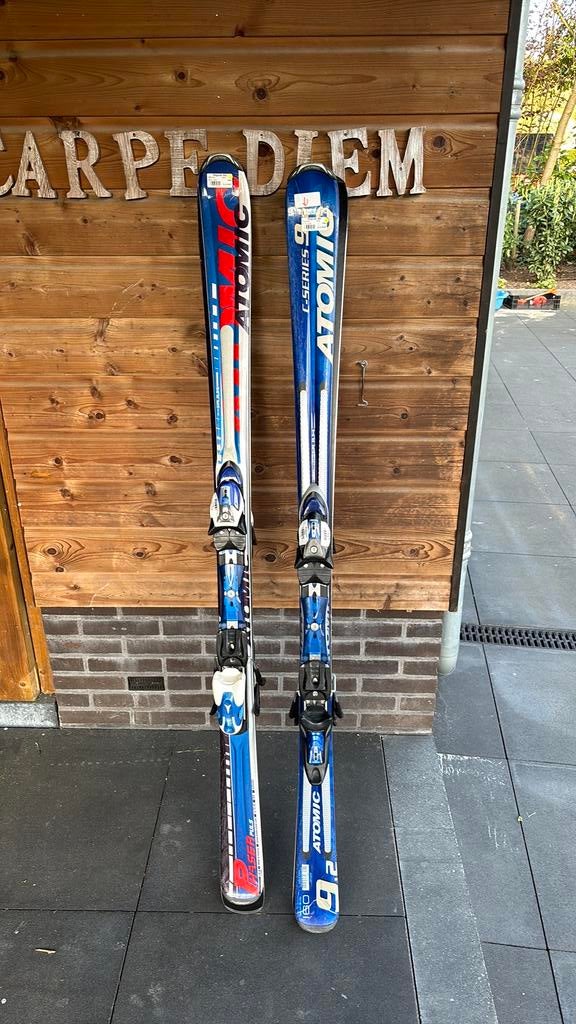 Twee paar skies gratis, Sport en Fitness, Skiën en Langlaufen, Ophalen, 160 tot 180 cm, Gebruikt, Atomic
