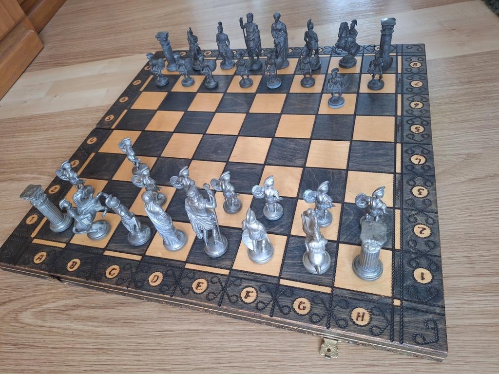 Uniek Schaakspel met Antieke Figurenn, Ophalen of Verzenden, Minder dan 500 stukjes, Gebruikt, Schaken