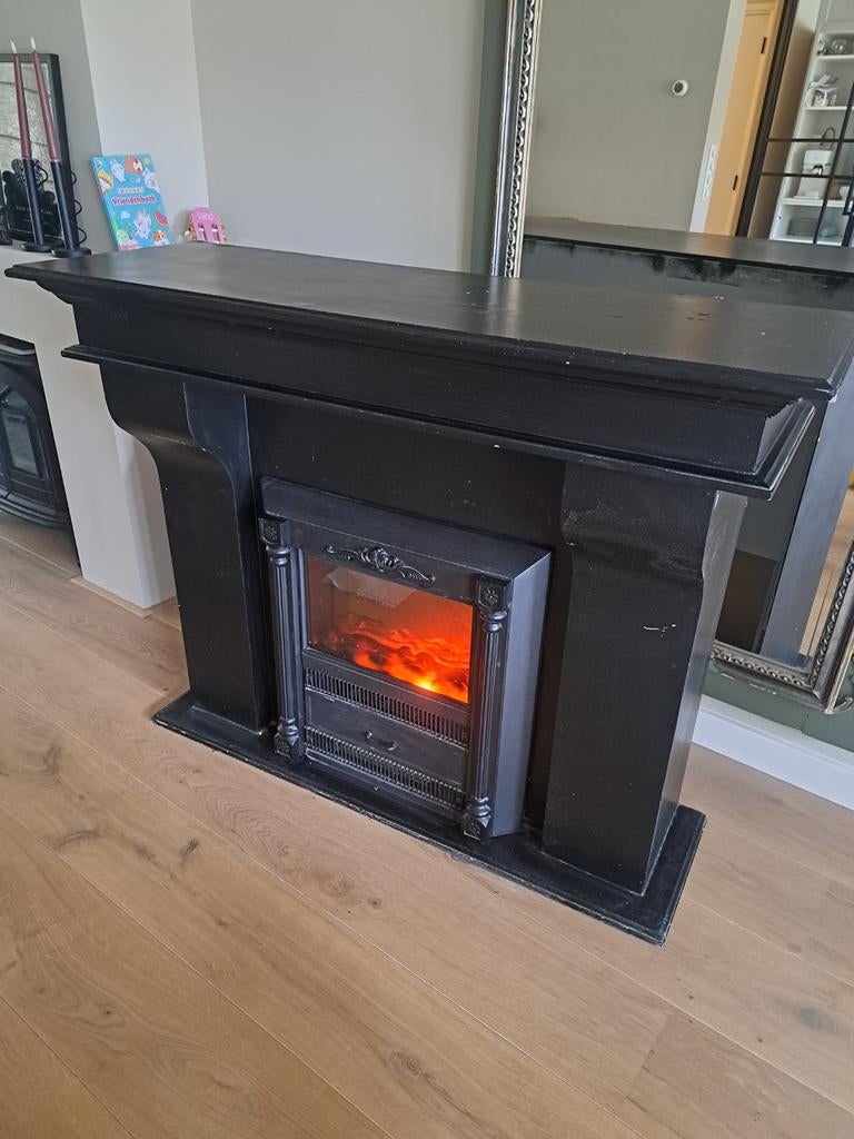 Zwarte elektrische sfeerhaard met schouw, Ophalen of Verzenden, Vrijstaande haard, Elektrische haard