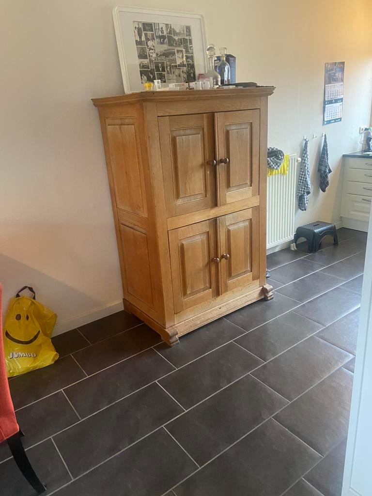 Grenen kast, vrijdag kan hij worden opgehaald, Ophalen, Zo goed als nieuw