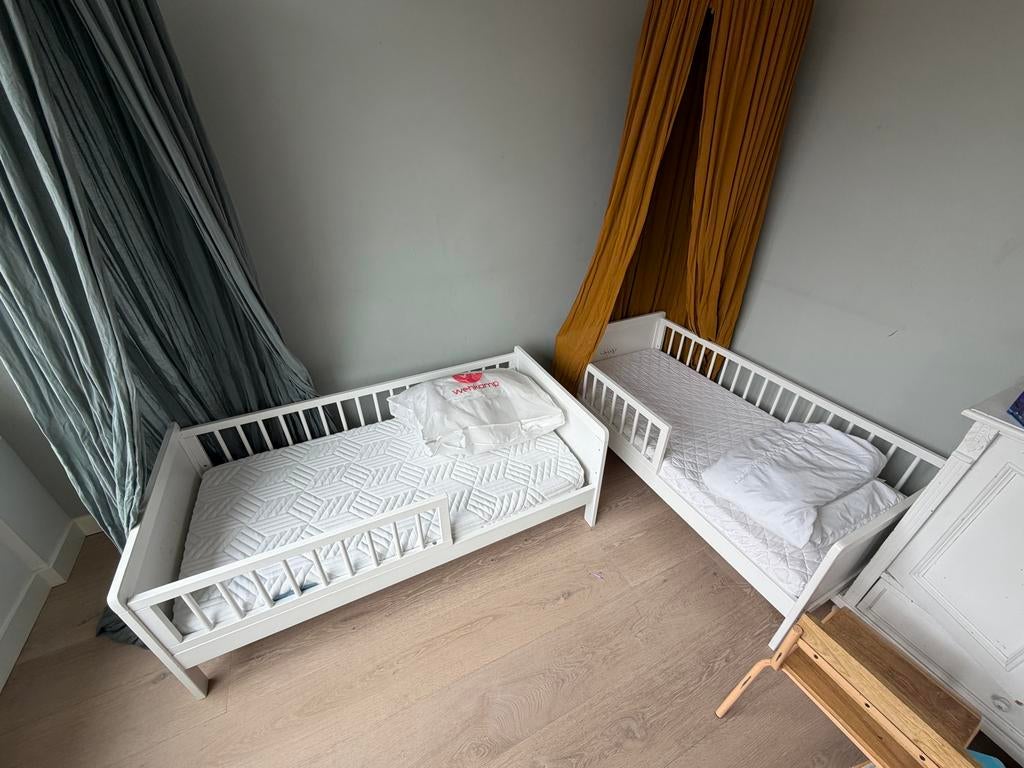 Twee Petite Amélie bedjes met matrassen en dekbed / tweeling, Kinderen en Baby's, Babywiegjes en Ledikanten, Ophalen, Gebruikt