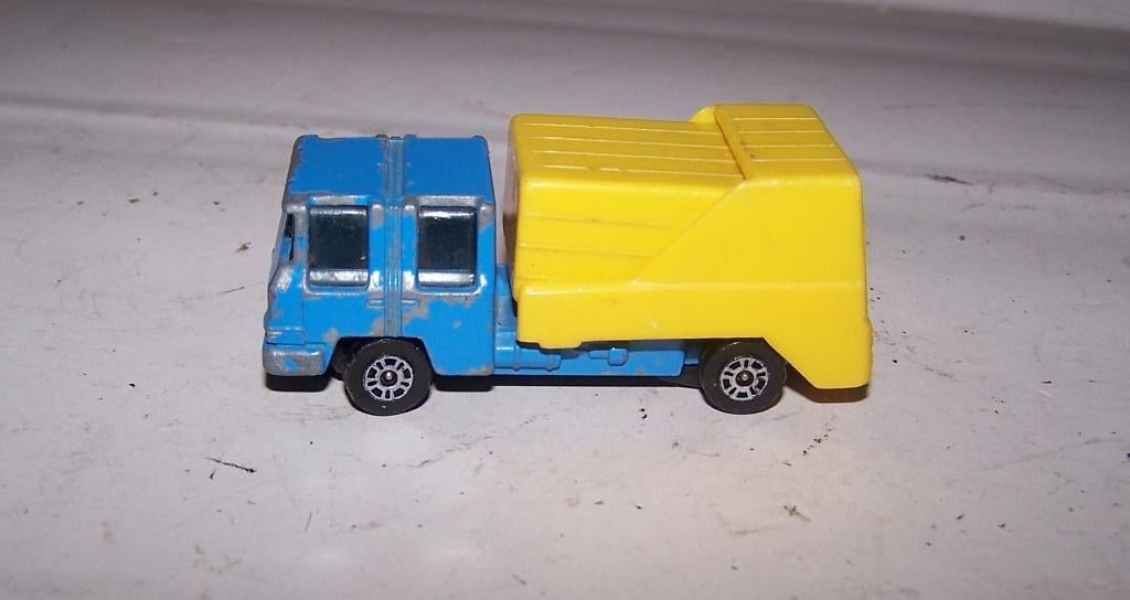 Vintage Corgi Juniors Refuse Truck. Igs., Ophalen of Verzenden, Gebruikt, Auto