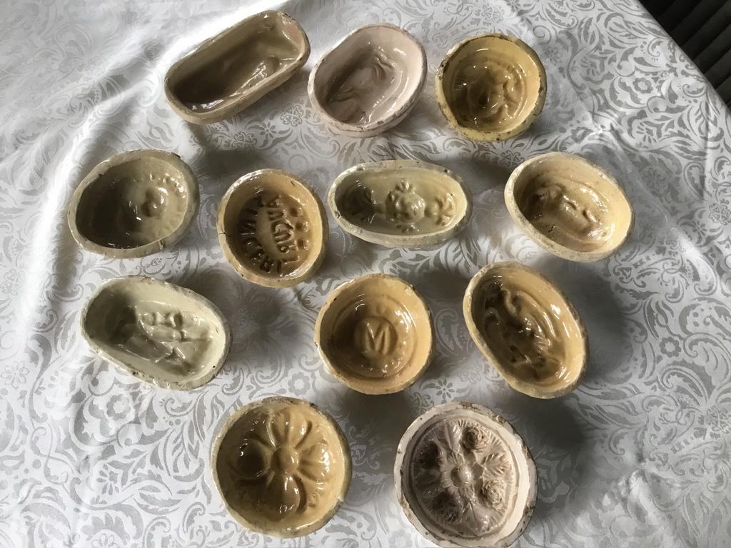 Caltagirone majolica geglazuurde vormen / mallen, Ophalen