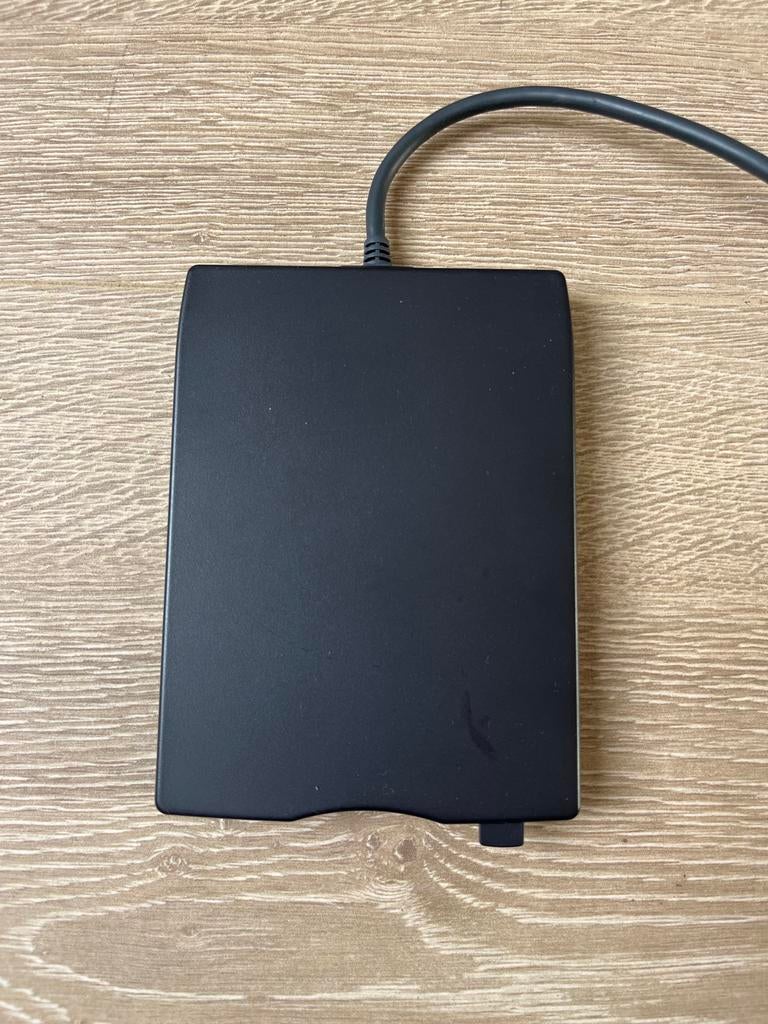 Dell Externe Floppy Drive - USB Aansluiting, Computers en Software, Optische drives, Gebruikt, Ophalen of Verzenden, Windows, Extern