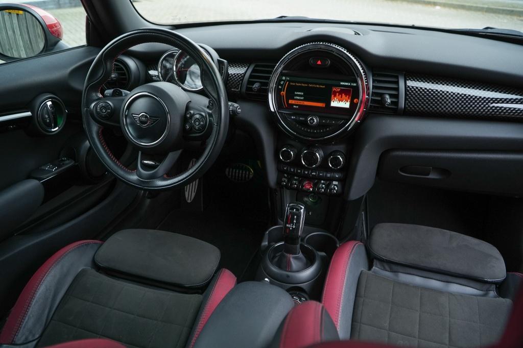 MINI Mini 2.0 John Cooper Works I 231 Pk I Pano I JCW stoele, 1998 cc, 232 pk, Gebruikt, 4 cilinders