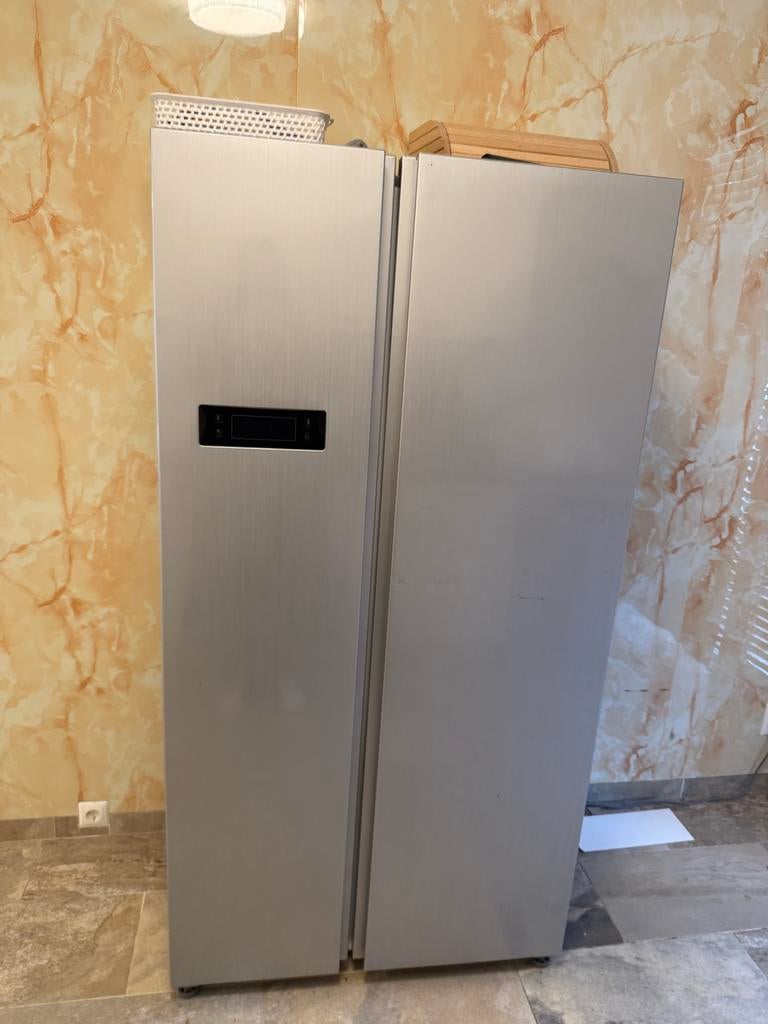 Amerikaanse koel-vries combinatie (3 jaar oud), Gebruikt, 200 liter of meer, 60 cm of meer, Met aparte vriezer