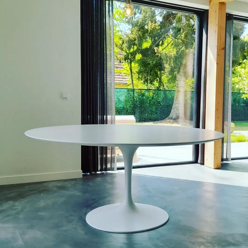 Ronde Saarinen Tulip eettafel 137cm, Huis en Inrichting, Tafels | Eettafels, Rond, Nieuw, Ophalen of Verzenden, Vijf personen of meer