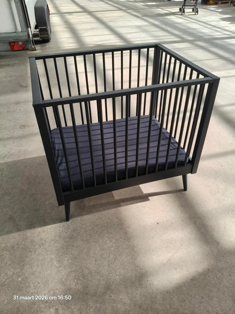 Europe Baby box Evy zwart incl. matras, Kinderen en Baby's, Boxen, Ophalen, Zo goed als nieuw, In hoogte verstelbaar