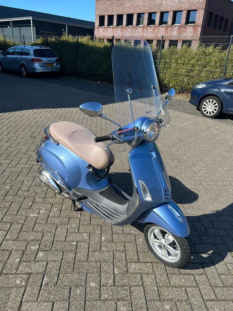 Vespa Primavera, Fietsen en Brommers, Scooters | Vespa, Ophalen, Zo goed als nieuw, Benzine, Overige modellen