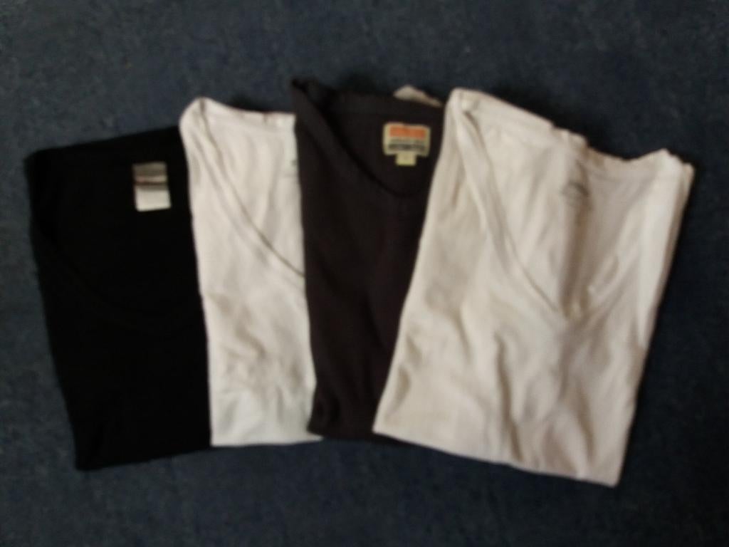 4 heren hemden met V hals en korte mouw., Kleding | Heren, Ondergoed, Ophalen of Verzenden, Overige kleuren, Verschillende merken.