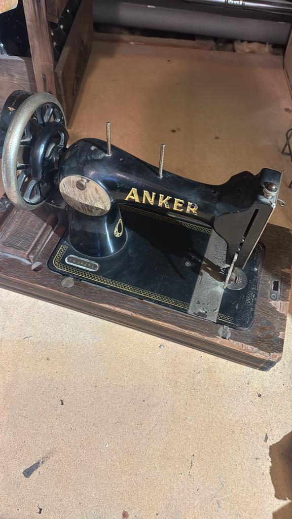 Vintage Anker Naaimachine met Houten Kap - Decoratief, Antiek en Kunst, Antiek | Naaimachines, Ophalen of Verzenden