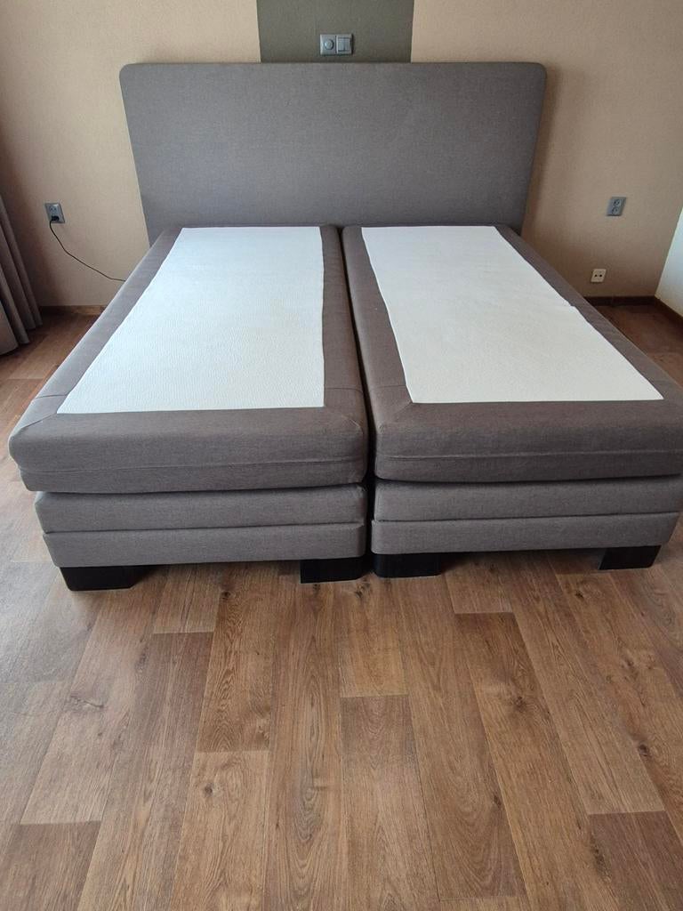 Nette Boxspring Ubica in Antraciet / Bruin tint, Ophalen, Gebruikt, 90 cm, Bruin
