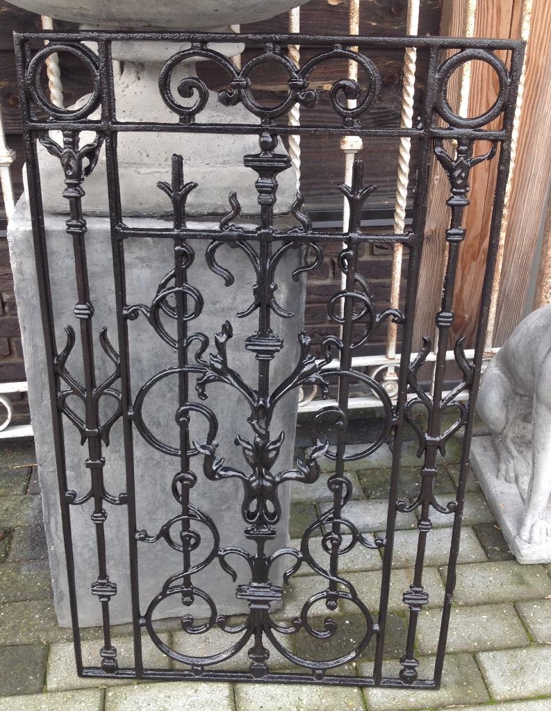 Deurrooster gietijzer jugendstil 100/60 in twee kleuren., Ophalen of Verzenden