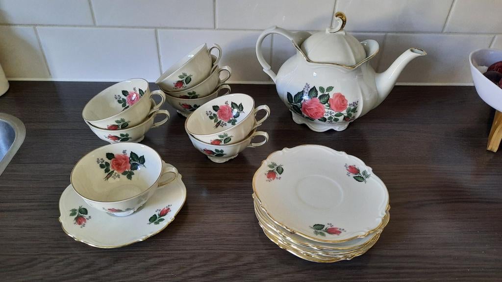 Bavaria thee servies. Theepot met 8 kop en schotels, Antiek en Kunst, Ophalen