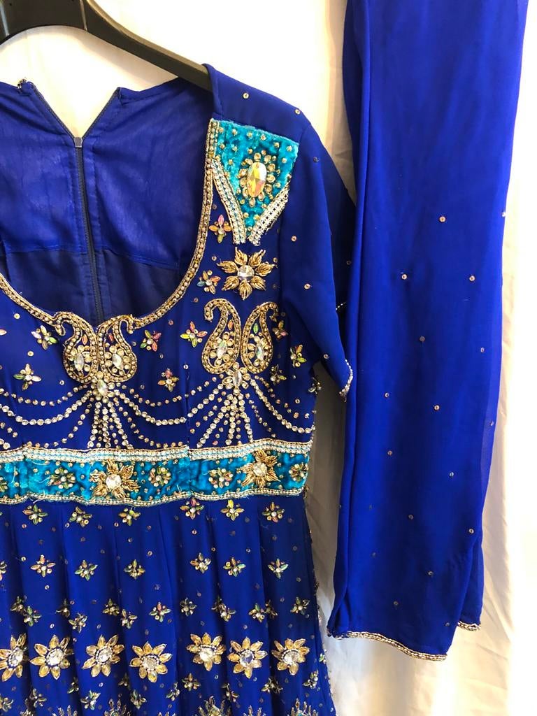 Kobaltblauwe Bollywood Lehenga Anarkali met Borduurwerk, Ophalen of Verzenden, Blauw