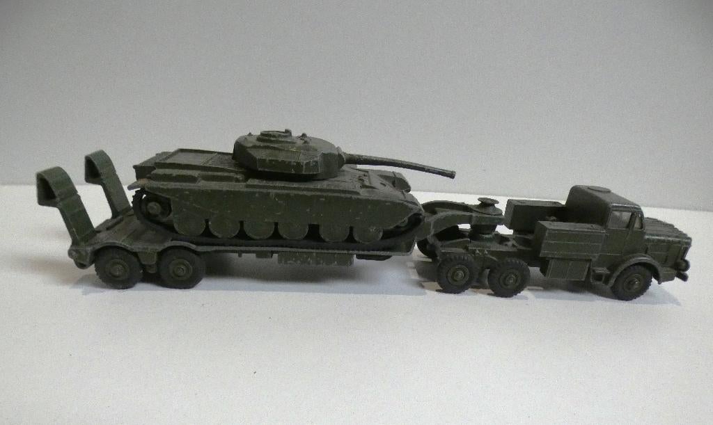 Te koop Dinky Supertoys truck plus Centurion tank, Ophalen of Verzenden, Gebruikt, Bus of Vrachtwagen, Dinky Toys