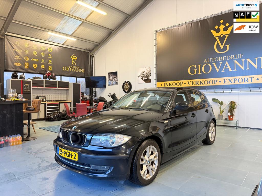 BMW 1-serie 118i Business Line inruil mogelijk, Auto's, BMW, 1-Serie, Euro 5, Achterwielaandrijving, Zwart