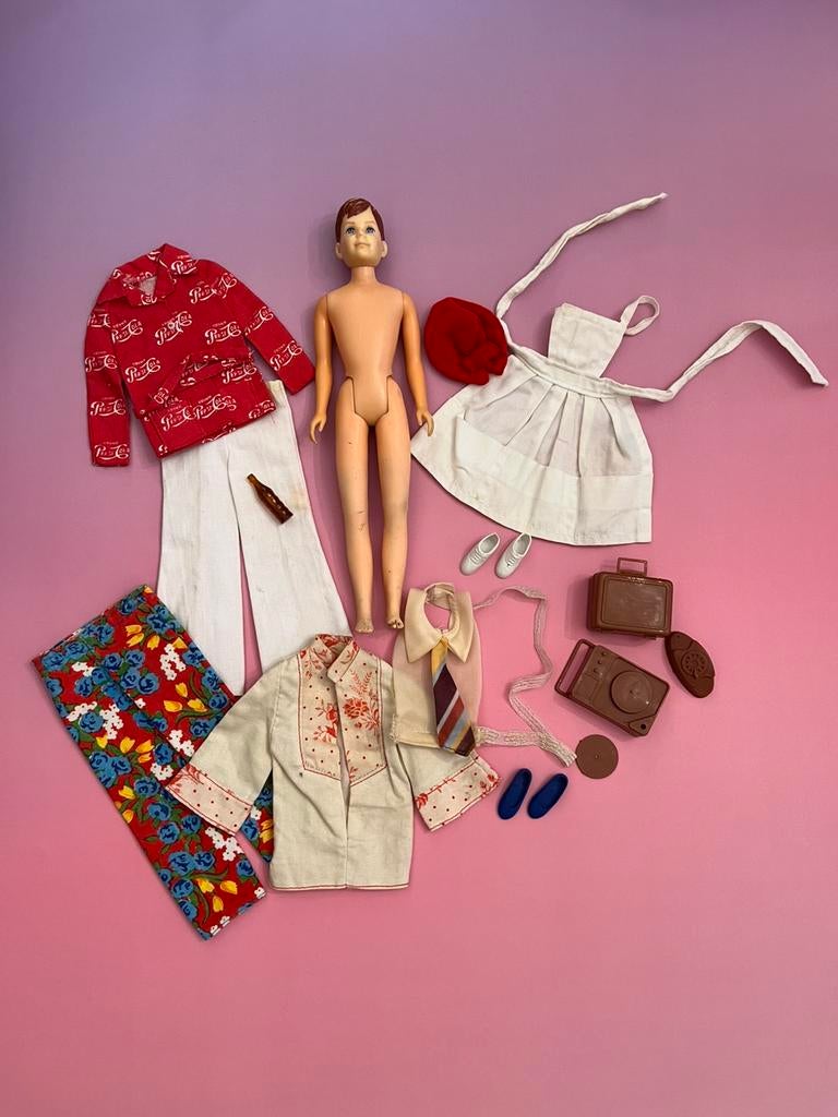 Lot vintage 60’s 70’s Mattel Barbie items, Verzamelen, Poppen, Ophalen of Verzenden, Gebruikt, Pop