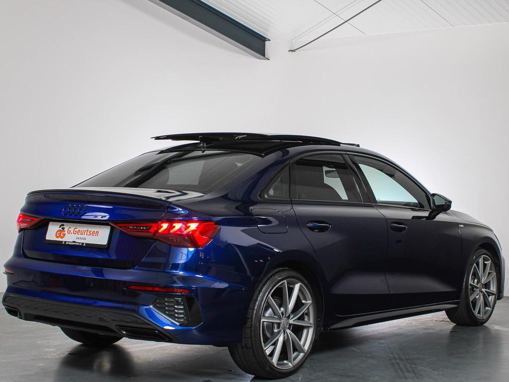 Audi A3 Limousine 35 TFSI S-Line Panoramadak, Rode Stiksels,, 4 cilinders, 150 pk, Blauw, Origineel Nederlands