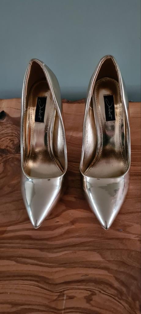 NIEUW: Gouden pumps maat 39, Kleding | Dames, Schoenen, Pumps, Overige kleuren, Nieuw, Ophalen of Verzenden