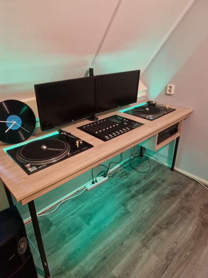 Draaitafel zonder apparatuur, Ophalen, Zo goed als nieuw