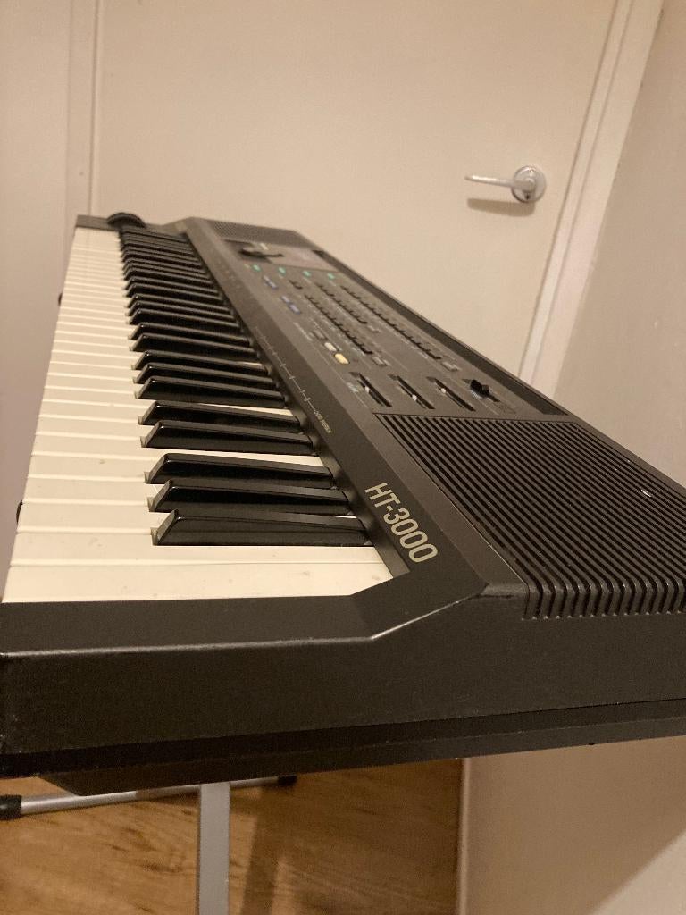 casio HT3000, Muziek en Instrumenten, Synthesizers, Gebruikt, 61 toetsen, Overige merken, Met midi-aansluiting, Ophalen