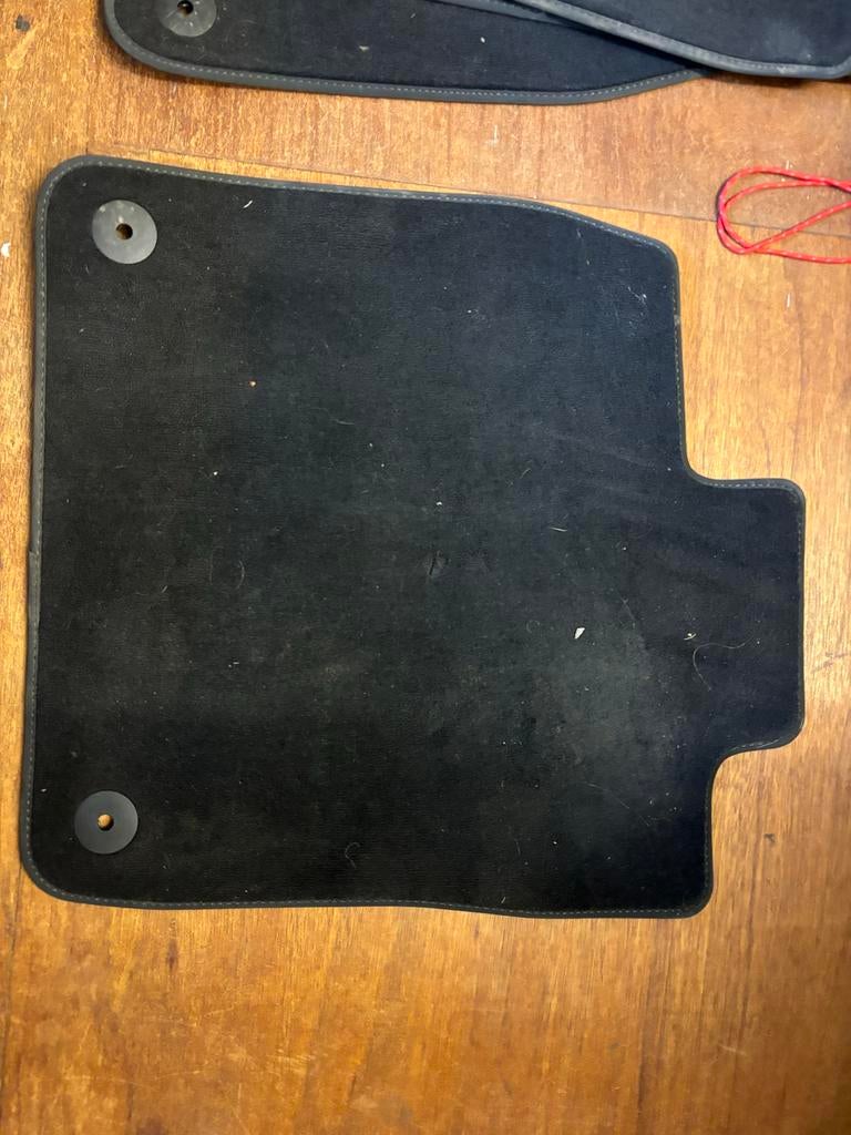 Skoda Enyaq vloermatten - Zo goed als nieuw, Auto diversen, Automatten, Ophalen, Zo goed als nieuw