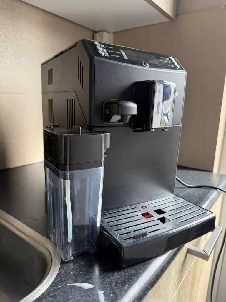 Philips Espressomachine HD8834 - Volautomatisch, Ophalen, Afneembaar waterreservoir, Gebruikt, Espresso apparaat