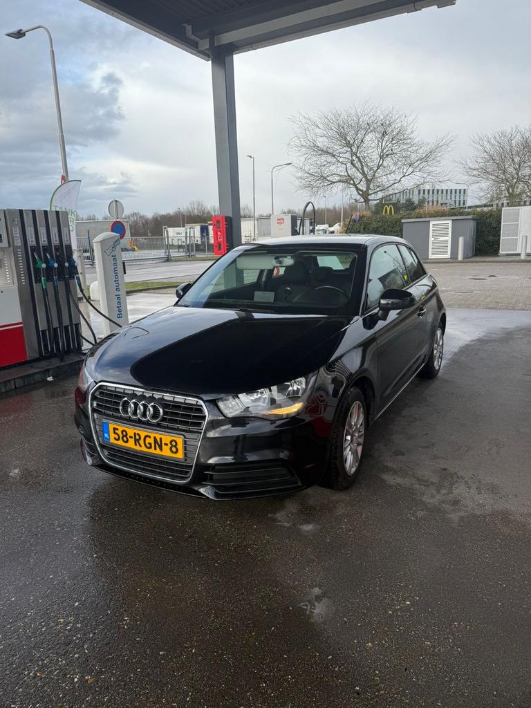 Audi A1 1.2 Tfsi 63KW 2011 Zwart, Auto's, Voorwielaandrijving, Euro 5, Stof, Zwart