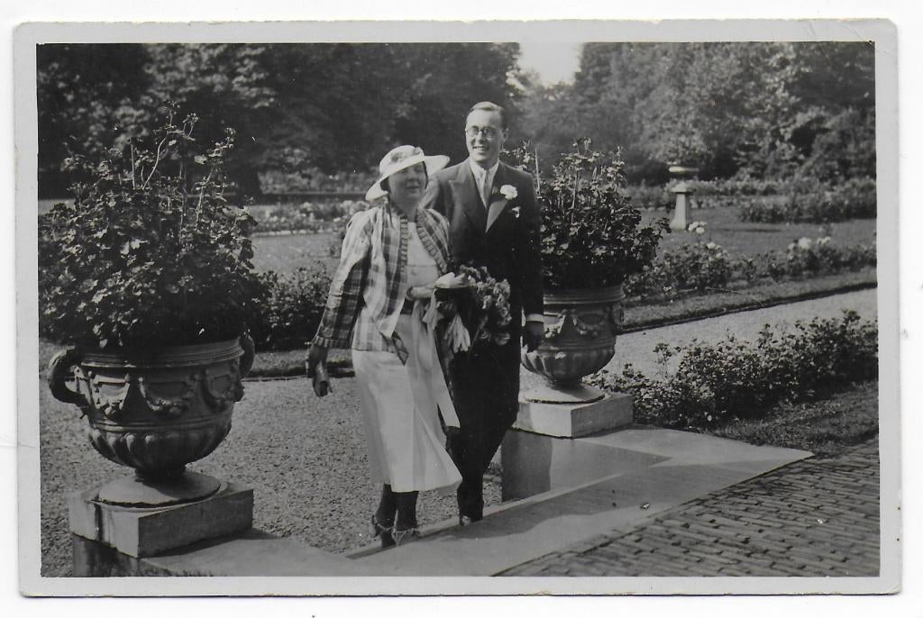 Juliana en Bernhard Ansichtkaart    ( B7720), Ophalen of Verzenden, 1940 tot 1960, Ongelopen, Sterren en Beroemdheden