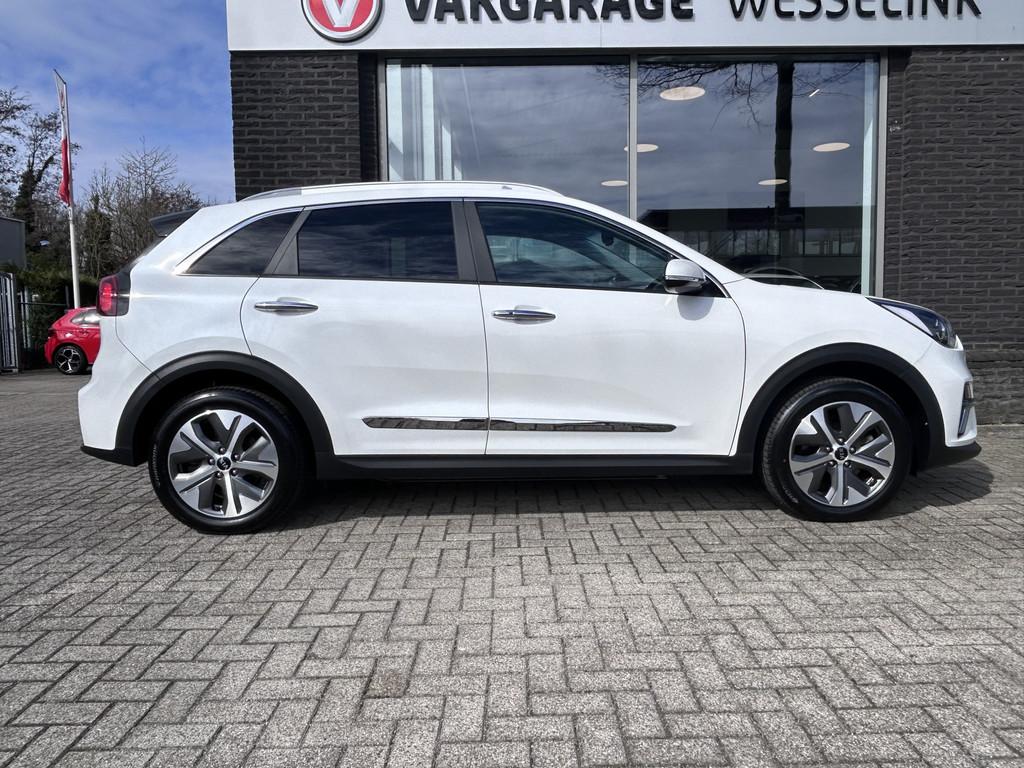 Kia e-Niro DynamicPlusLine 64 kWh | SOH 100% | Leder | Apple, 12 maanden, Gebruikt, Zwart, 1712 kg