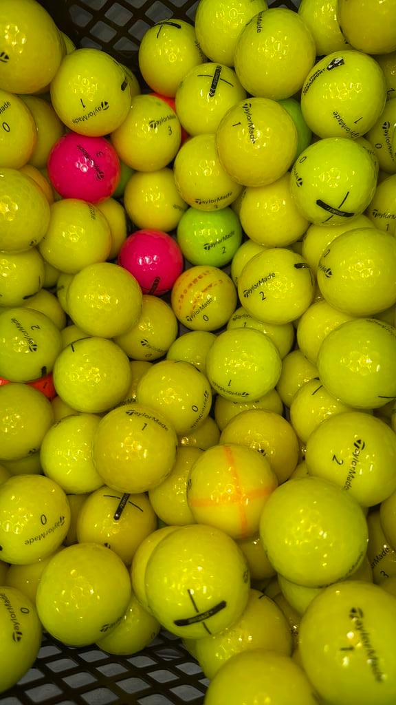 Taylormade distance golfballen geel 50 stuks, Ophalen of Verzenden, Zo goed als nieuw, Bal(len)