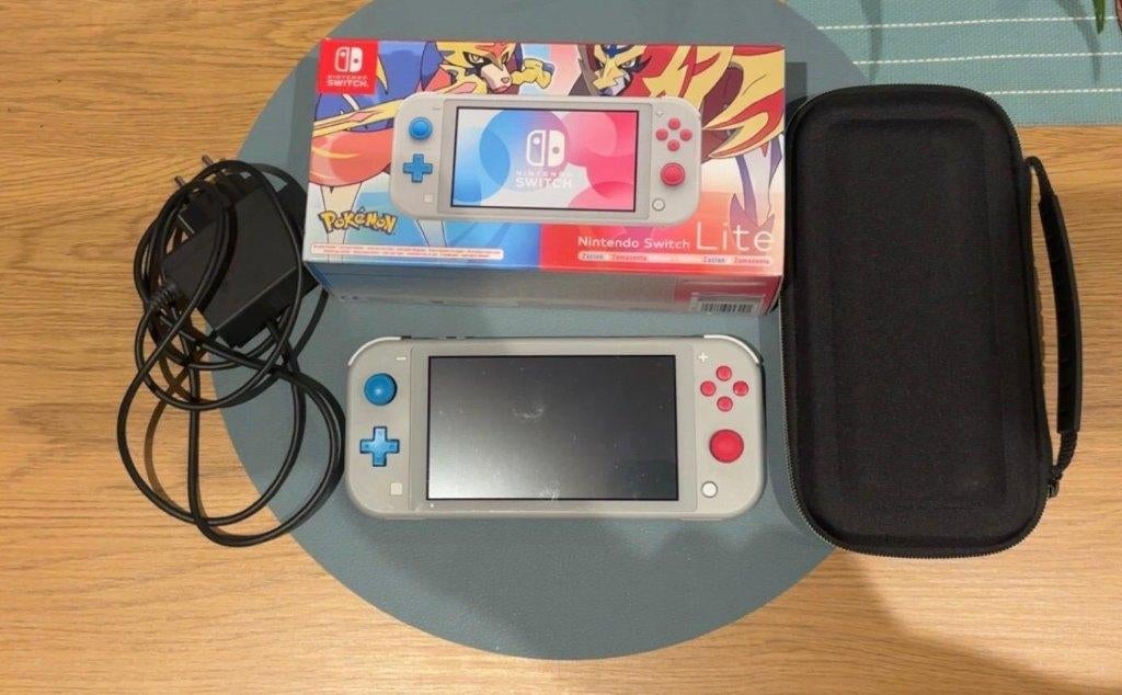 Nintendo Switch Lite Zacian & Zamazenta Limited Edition, Spelcomputers en Games, Spelcomputers | Nintendo Switch Lite, Gebruikt