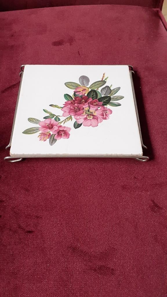 Vintage Mosa Tegelonderzetter met Bloemen in Metalen Houder, Antiek en Kunst, Ophalen of Verzenden