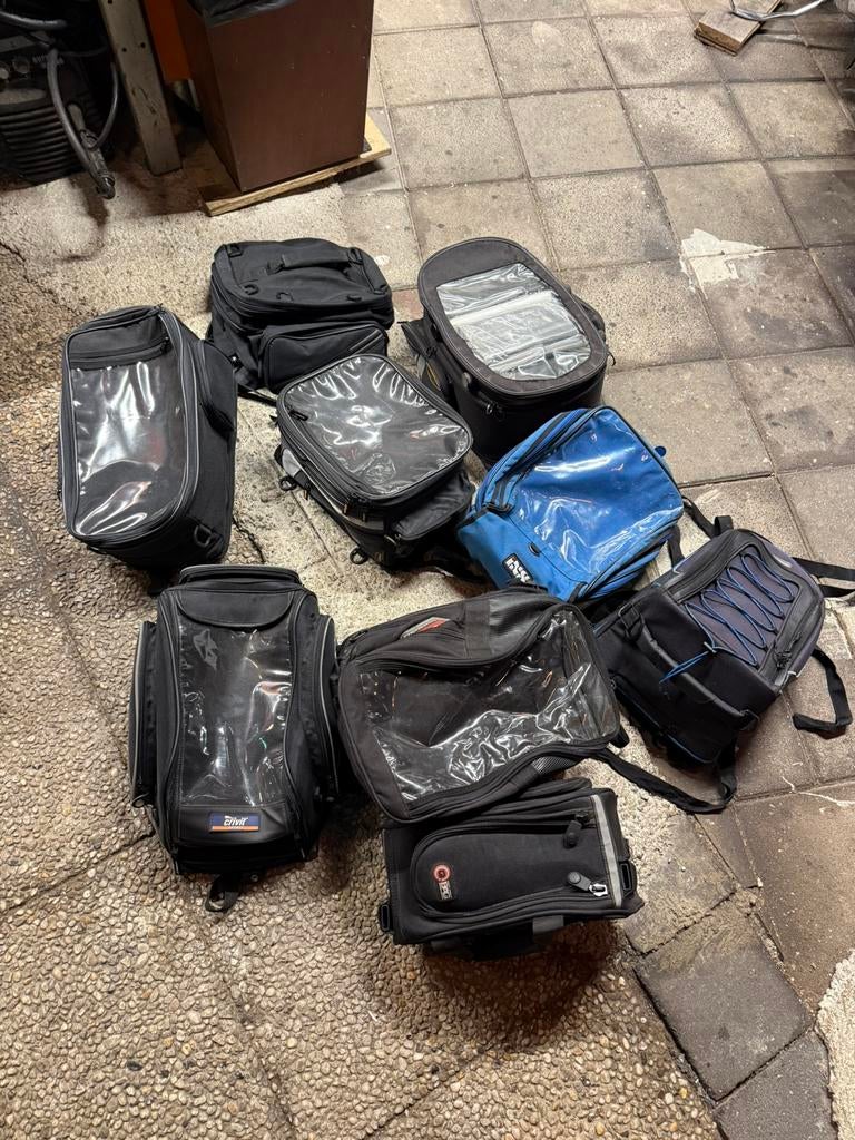 Partijtje tanktassen zadeltas magneet strap, Ophalen, Gebruikt