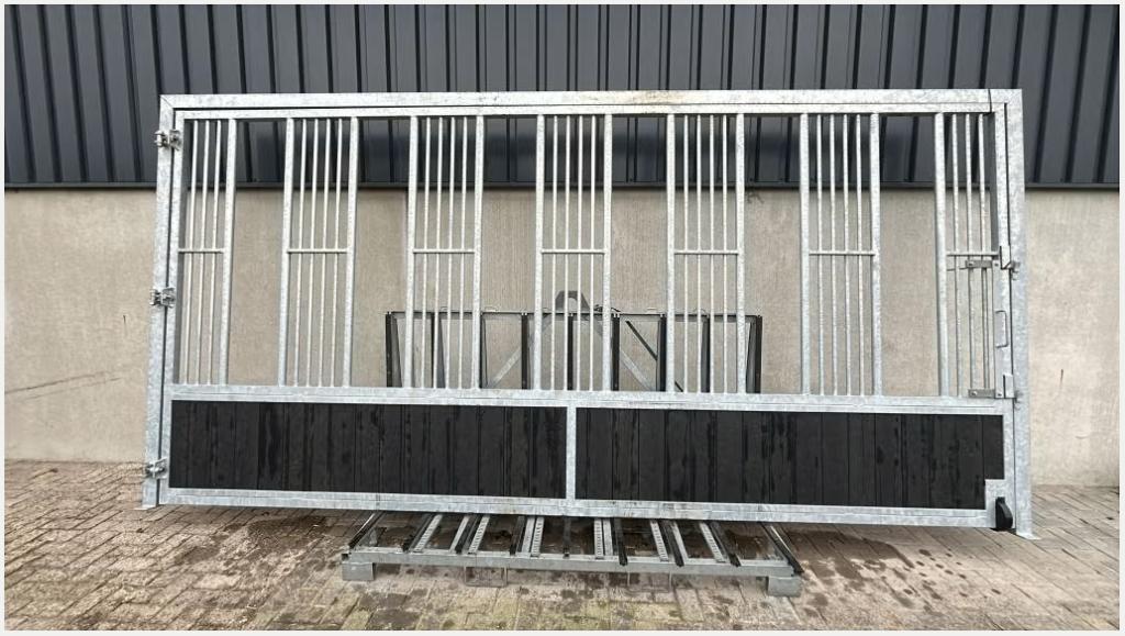 Groepshuisvesting premium | 4870 x 2400 mm. | B-Keuze, Weidegang, 4 paarden of pony's of meer