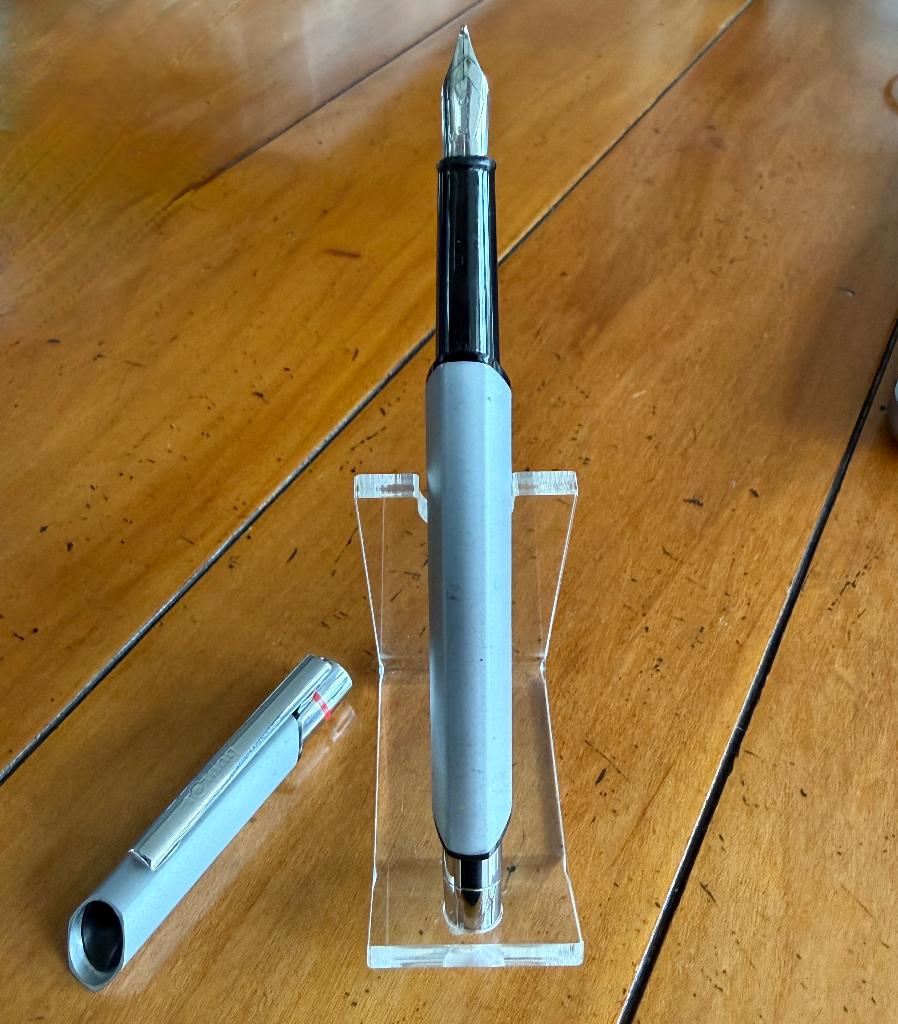 Rotring Newton vulpen – tijdloos design, Verzamelen, Ophalen of Verzenden, Zo goed als nieuw, Overige typen, Overige merken
