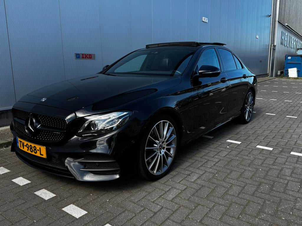 Mercedes-BenzE220d|194pk|AMG|PANO|WIDE, Automaat, 4 cilinders, Leder en Stof, Zwart