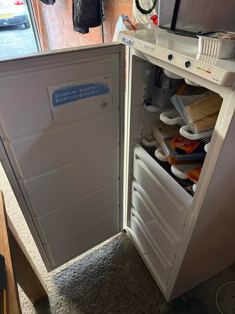 Diepvries-Vriezer met 3 lades en 2 vakken, Gebruikt, 120 tot 140 cm, Minder dan 60 cm, Vrijstaand