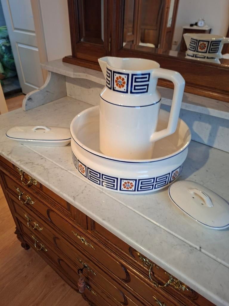 Antiek lampetstel met schaal, zeepbak en kammenbakje, Ophalen of Verzenden