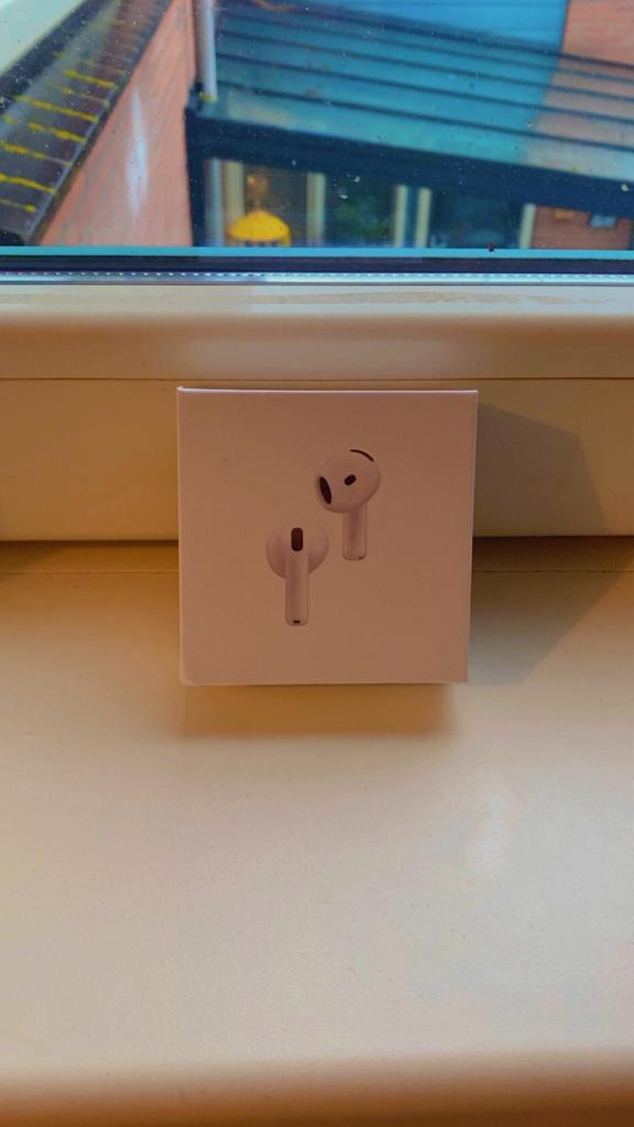 Airpods 4, Ophalen of Verzenden, Zo goed als nieuw
