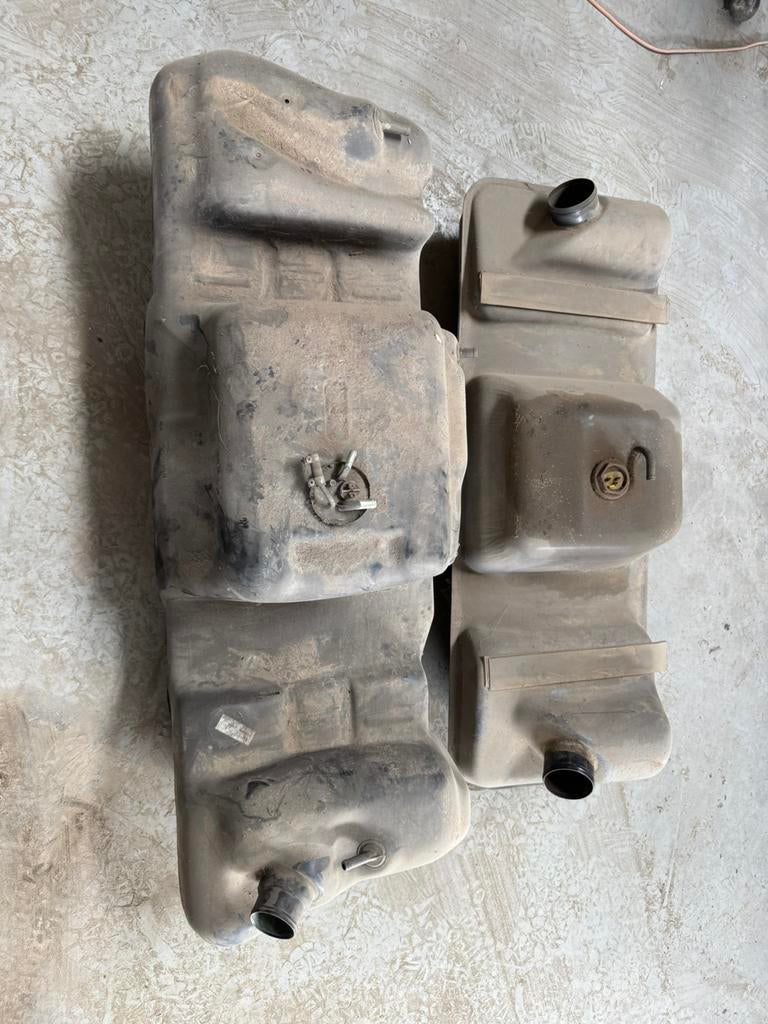 Brandstof tanks tbv G klasse, Verzenden