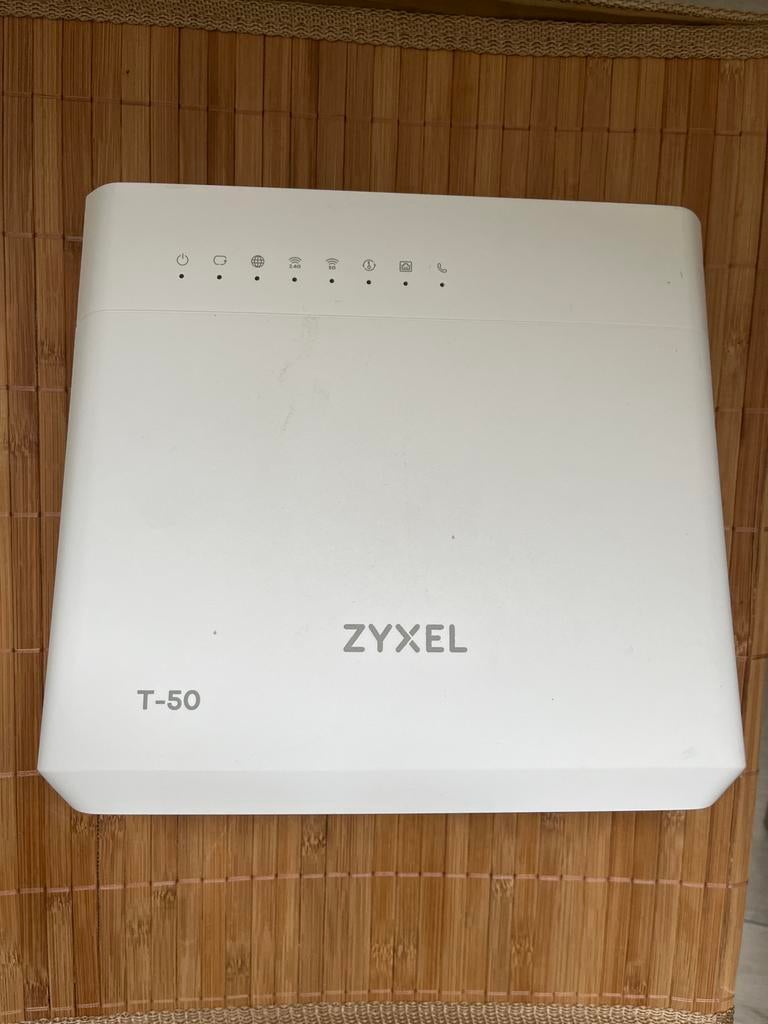 Zyxel T-50 Router met modem - Zo goed als nieuw, Ophalen of Verzenden, Zo goed als nieuw, Router met modem