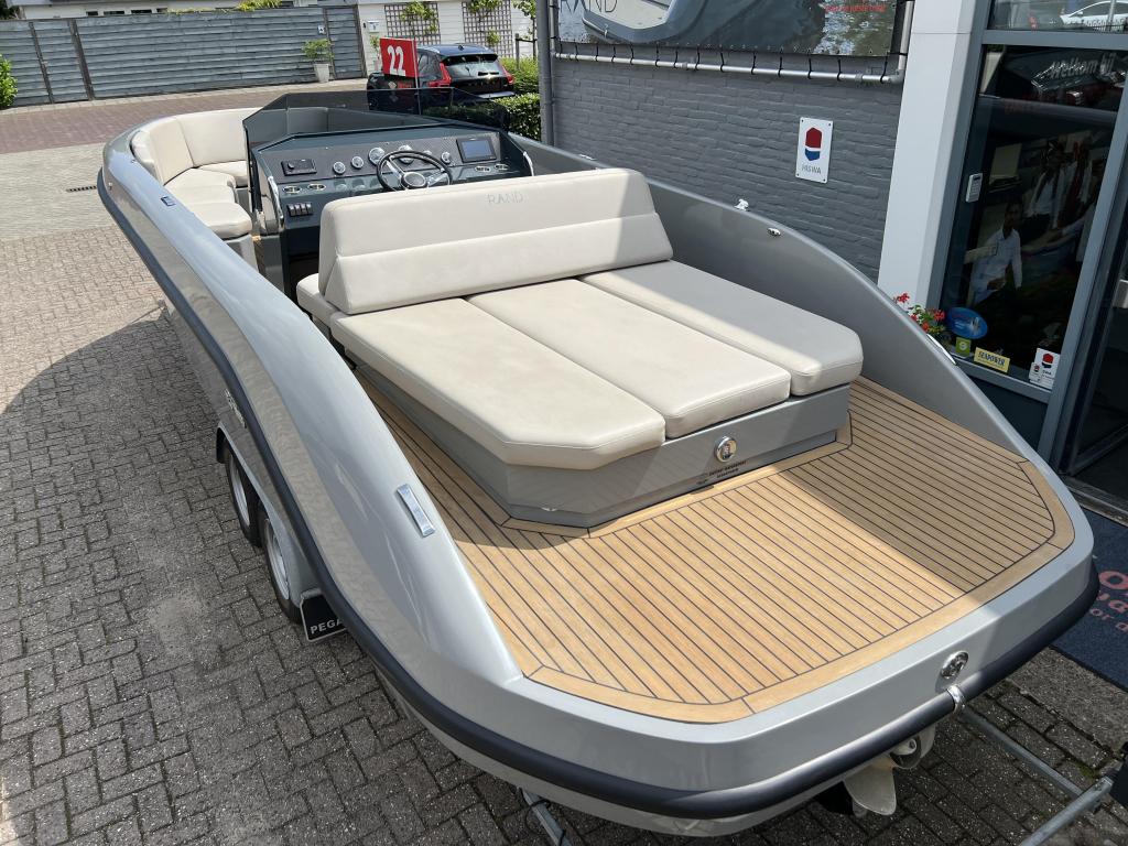 RAND Play 24 met Mercruiser 250 pk en groot zonnedek, 70 pk of meer, Gebruikt, Binnenboordmotor, 6 meter of meer