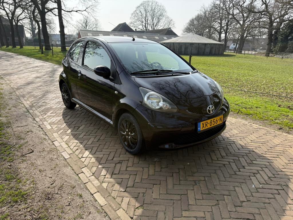 Toyota Aygo 1.0-12v, Auto's, Voorwielaandrijving, Stof, Overige kleuren, 4 stoelen