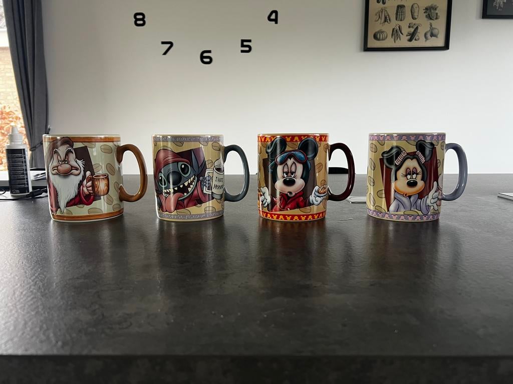 Complete set Disney mokken, Nieuw, Ophalen of Verzenden, Overige stijlen, Kop(pen) en/of Schotel(s)