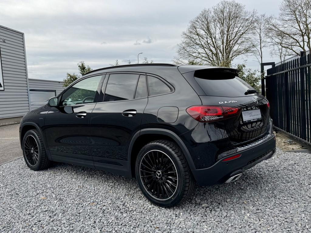 Mercedes-Benz GLA 250e Luxury LED|Camera|Sfeer|Leer Zwart, Gebruikt, Met garantie (alle), Leder en Stof, Zwart